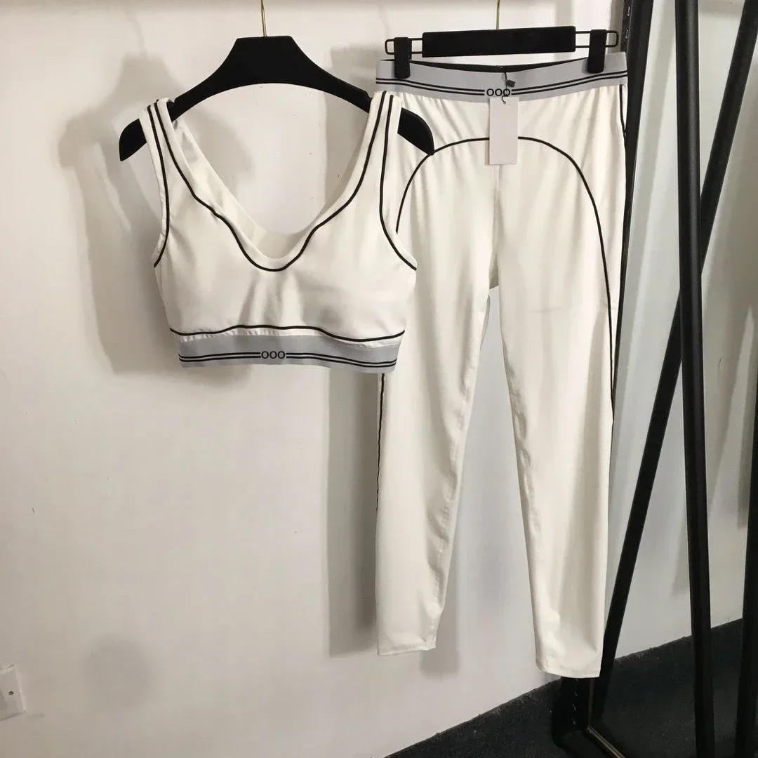 Tanktop en broek, tweedelig ad - Pilates Yoga Set recensie en prijs